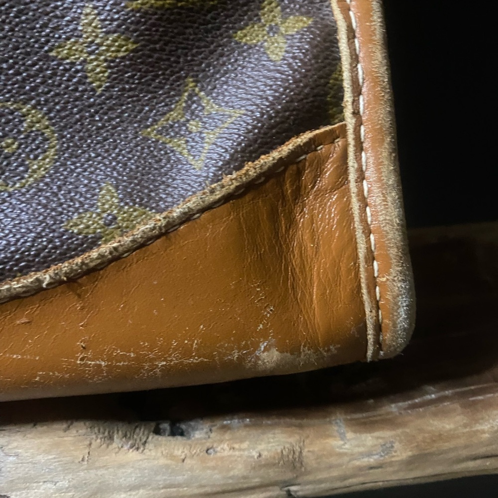 Authentic Vintage Louis Vuitton Monogram Brown Tan Messenger/Travel Bag - Picture 5 of 17